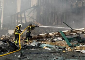 Ουκρανία: Τουλάχιστον τρεις άμαχοι νεκροί από επιθέσεις της Ρωσίας