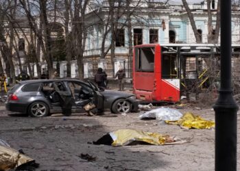 Πόλεμος στην Ουκρανία: Δεκάδες νεκροί και τραυματίες από πλήγματα της Ρωσίας