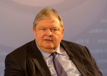 Αιχμηρός Βενιζέλος κατά Μητσοτάκη: «Κραυγαλέα παραβίαση του Συντάγματος, του Κανονισμού της Βουλής και πολλαπλό ευτελισμό των θεσμών»