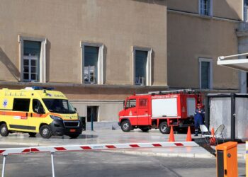 Λήξη συναγερμού με τον φάκελο στη Βουλή – Παραλήπτης ήταν ο πρωθυπουργός