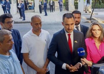 Προεδρικό Μέγαρο: «Πόρτα» για συνοδό του Χαρίτση – Αποχώρησε ο Προέδρος της Νέας Αριστεράς