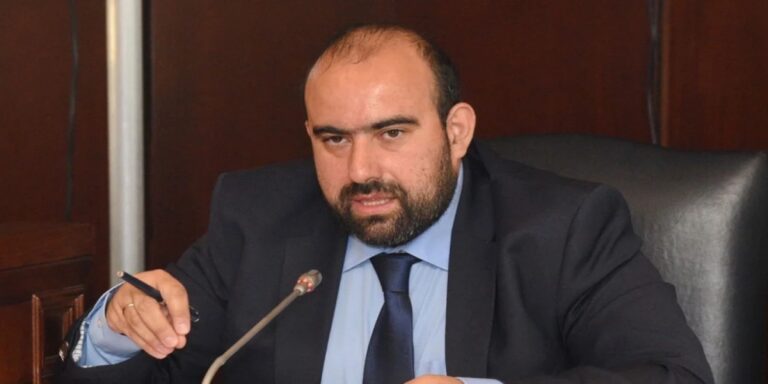 Κύθηρα: Λιποθύμησε ο δήμαρχος ενώ συντόνιζε την αντιμετώπιση της φωτιάς – Η ανάρτησή του