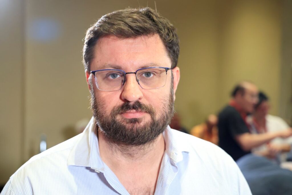 Αλλαγές στον ΣΥΡΙΖΑ: Νέος εκπρόσωπος Τύπου ο Κώστας Ζαχαριάδης