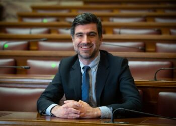 Θανάσης Γλαβίνας