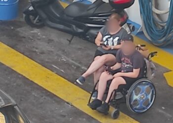 Εξωφρενικό περιστατικό στην Καβάλα: Παιδί ΑμεΑ έμεινε σε γκαράζ φέριμποτ γιατί δεν υπήρχε ράμπα