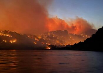 Δραματική η νύχτα λόγω της  πυρκαγιάς στην Ιεράπετρα