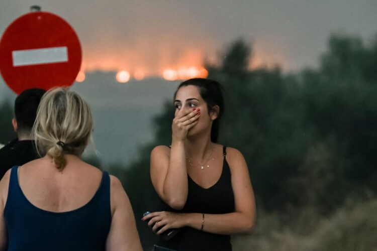 Οι φωτιές «καίνε»  το επιτελικό κράτος του Μητσοτάκη – «Εξαφανισμένοι» οι λαλίστατοι υπουργοί