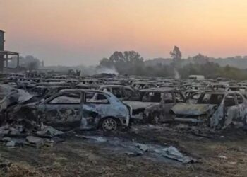 ΑΑΔΕ: Κάηκαν 550 οχήματα που φυλάσσονταν στο Τελωνείο Πατρών