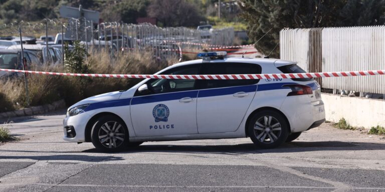 Συνελήφθη ο αδελφός γνωστής παρουσιάστριας στη Νέα Ερυθραία για βία κατά αστυνομικών