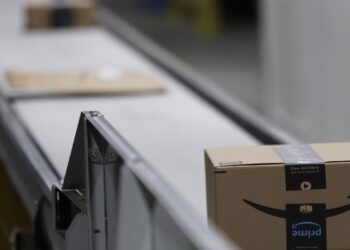 ΗΠΑ: Τέλος από σήμερα η απαλλαγή φόρου για τα μικρά δέματα που εισέρχονται στη χώρα