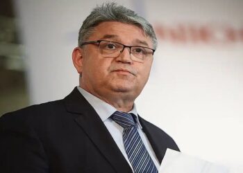 Δημήτρης Νατσιός: Η προκλητική αναφορά σε «πολιτικό αυτισμό» και η οργή οικογενειών με αυτισμό