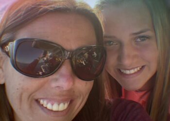 Η αληθινή ιστορία πίσω από το ντοκιμαντέρ «Unknown Number» – Μητέρα προέτρεπε την κόρη της να αυτοκτονήσει