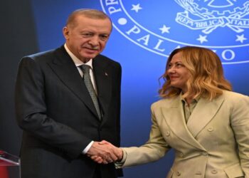 Τριμερής συνάντηση Τουρκίας-Ιταλίας-Λιβύης στην Κωνσταντινούπολη