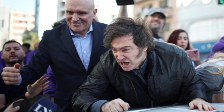 Αργεντινή: Κύμα 520 παραιτήσεων κλονίζει τα θεμέλια της κυβέρνησης Μιλέι