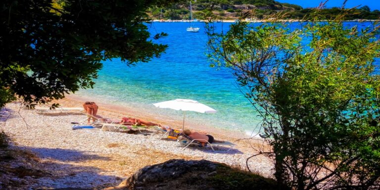 Καιρός: Ζεστός με θερμοκρασία από 32 έως 37 βαθμούς – Πού θα βρέξει