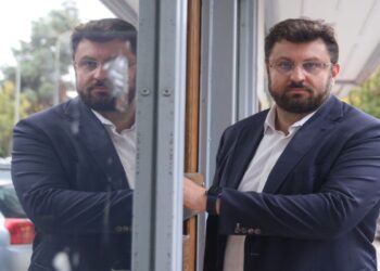 ΣΥΡΙΖΑ για δημοσίευμα TAZ: «Άλλη μια φορά ο κ. Μητσοτάκης κάνει ρεζίλι διεθνώς τη χώρα. Θα απαντήσει το Μαξίμου ή θα το κάνει γαργάρα;»