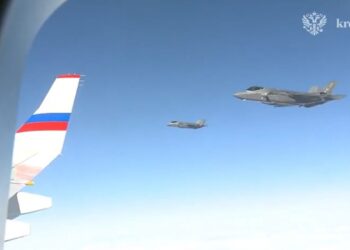 F-35 συνόδευσαν το αεροσκάφος του Πούτιν μετά την Αλάσκα