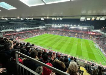 Συναγερμός στο Λίβερπουλ: Εκκενώθηκε το «Άνφιλντ» πριν από αγώνα – Αδιευκρίνιστοι οι λόγοι