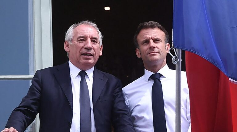 Κρίσιμες ώρες στην Γαλλία: Τι θα συμβεί αν πέσει ο Μπαϊρού – Αύριο η πρόταση δυσπιστίας