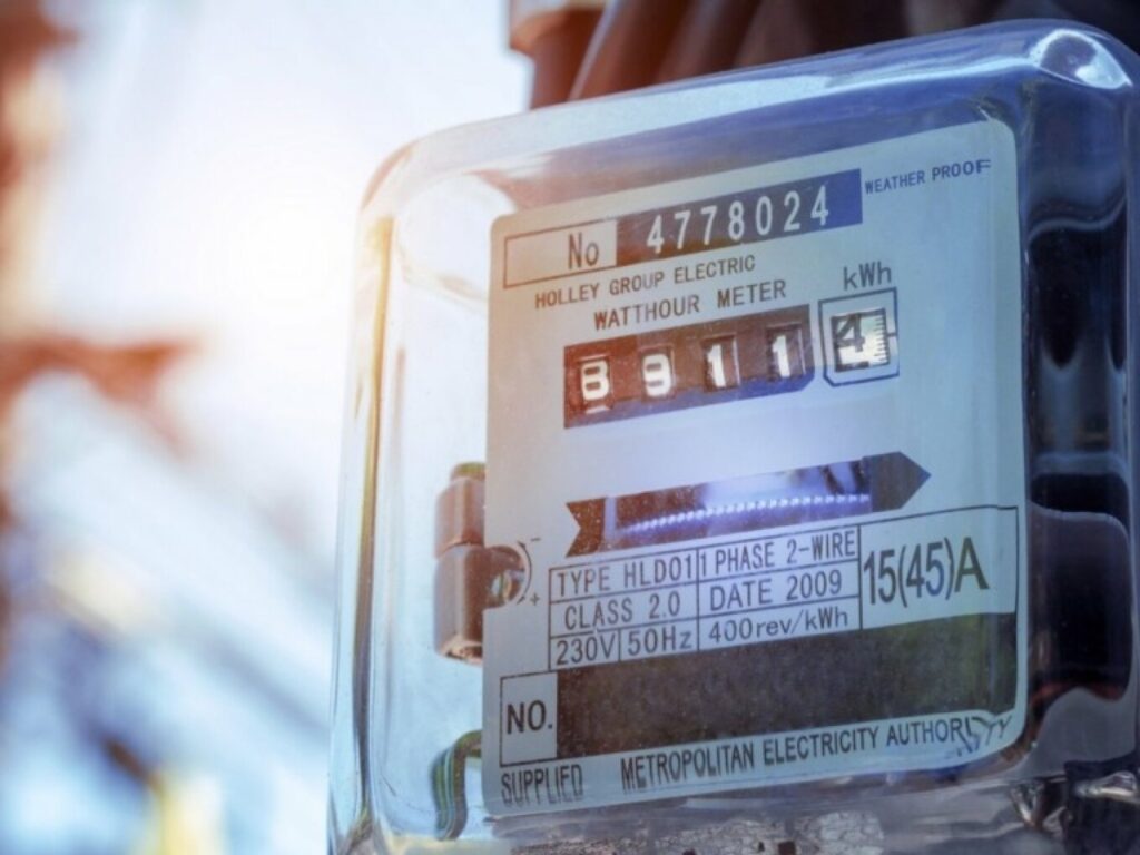 Protergia: Πώς διαμορφώνονται τα τιμολόγια ρεύματος για τον Αύγουστο