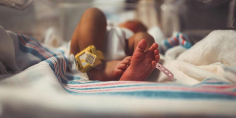 Σοκ στα Χανιά: Νεκρό βρέφος 2 μηνών –Χειροπέδες στους γονείς