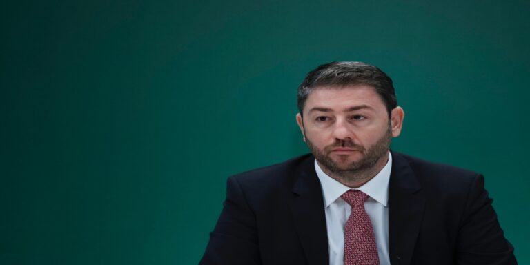 Ανδρουλάκης: Δεν αξίζει στον λαό η ασυδοσία και η αλαζονεία της κυβέρνησης της Νέας Δημοκρατίας