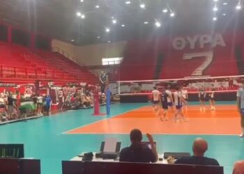 Αντιδράσεις για τις προσαγωγές φιλάθλων στο Ρέντη – Κρατούσαν Παλαιστινιακές σημαίες στον αγώνα βόλεϊ  Ελλάδα – Ισραήλ