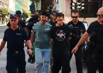 Πάτρα: Στο δικαστήριο ο 19χρονος και ο 27χρονος που κατηγορούνται για εμπρησμό