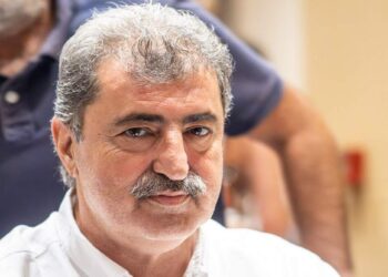 Η “έκπληξη” που επιφύλαξε ο Άδωνις στον Πολάκη και το μπιλιετάκι που βρήκε ο Σφακιανός στην πόρτα του σπιτιού του