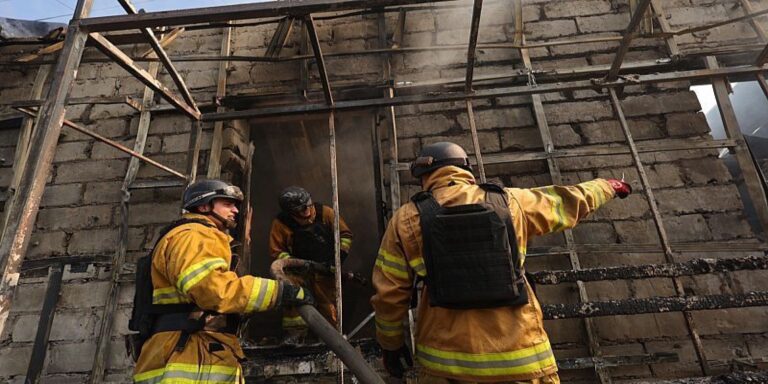 Ρωσία: Φωτιά σε πολυκατοικία μετά από επίθεση ουκρανικών drone