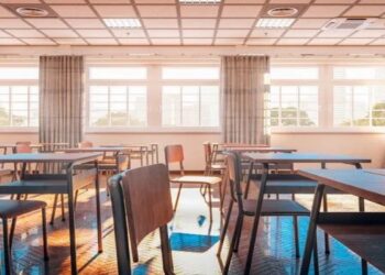 Πότε ανοίγουν τα σχολεία