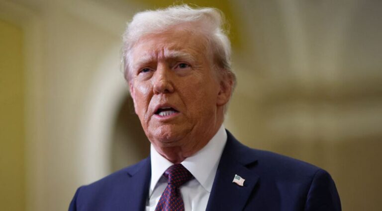 Τραμπ: Ζητά ποινική δίωξη του Σόρος – Η εγνωσμένης… οργής σχέση των 2 ανδρών