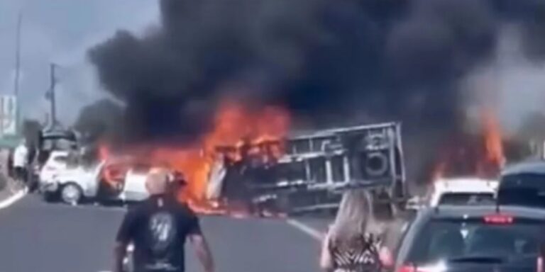 Τραγωδία  στην Εγνατία – Απανθρακώθηκαν τρία άτομα μετά από τροχαίο