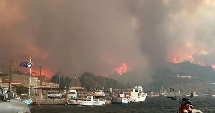 Η… πυρπολημένη η Χίος: «Μπουρλότο» στο νησί για 2η φορά φέτος (βίντεο)