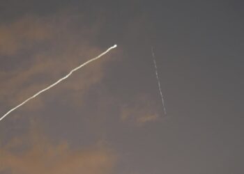 ΄Ηχησαν σειρήνες στο Τελ Αβίβ για αεροπορική επιδρομή  – Εντοπίστηκε πύραυλος από την Υεμένη