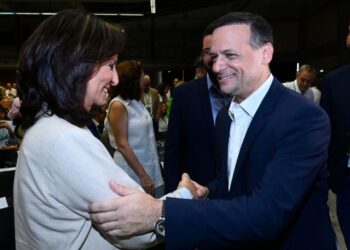 Ο διάλογος Δούκα – Διαμαντοπούλου που προκαλεί σεισμό στο ΠΑΣΟΚ