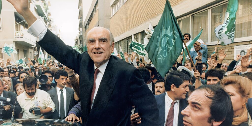 Από το ΠΑΚ στο ΠΑΣΟΚ: Το νήμα πριν από τις 3 του Σεπτέμβρη, ο Ανδρέας και οι αξίες που χάθηκαν