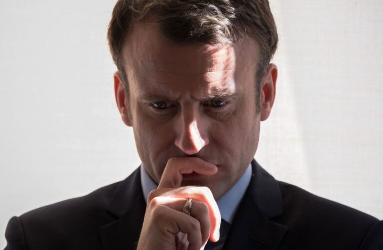 Politico: Απίστευτα στενή η οδός διαφυγής του Μακρόν – Σε ποια «πολύ απίθανη συμμαχία» εναποθέτει τις ελπίδες του