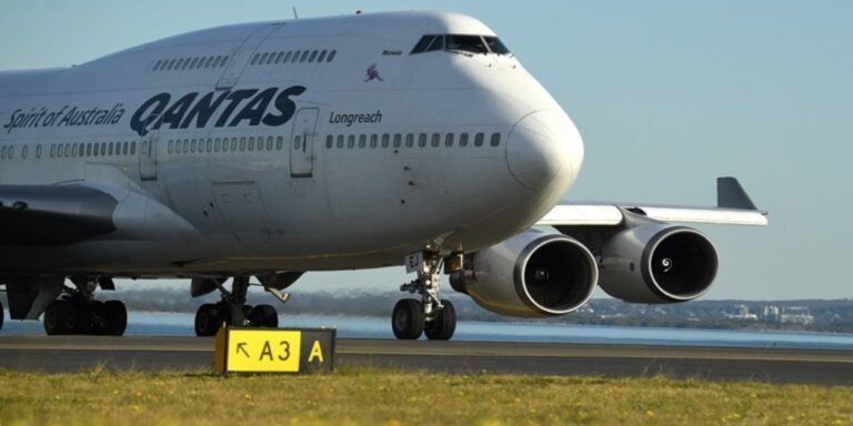 Νέο περιστατικό με Boeing: Αναγκαστική προσγείωση της Qantas στη Νέα Ζηλανδία