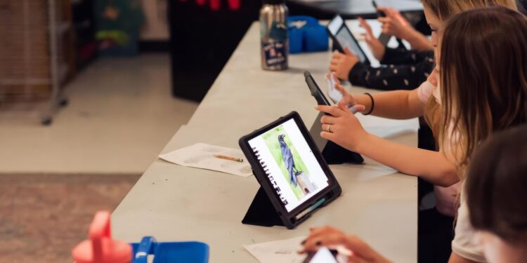 Τεχνητή Νοημοσύνη στα Σχολεία: Ξεκινά πιλοτικά σε 20 Λύκεια το πρόγραμμα «OpenAI for Greece» με την υποστήριξη του Ιδρύματος Ωνάση