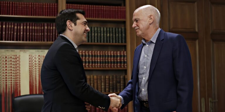 Ποια η αλήθεια για Παπανδρέου – Τσίπρα και ποιοι είναι πίσω από τα κατευθυνόμενα δημοσιεύματα
