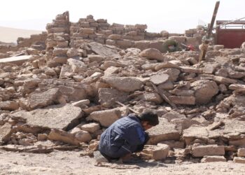 Ασύλληπτη καταστροφή στο Αφγανιστάν: Σκάβουν με γυμνά χέρια για επιζώντες – Πάνω από 800 νεκρούς και 2.800 τραυματίες