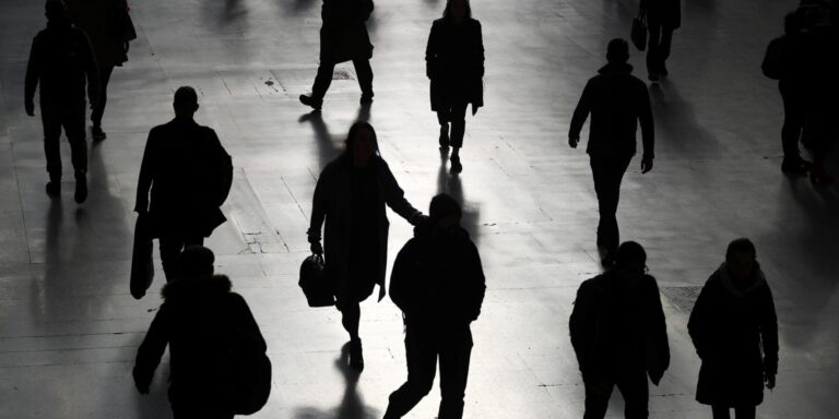 Πρόγραμμα για 10.000 μητέρες: Υποσχέσεις, ελπίδες και τα μεγάλα ερωτηματικά