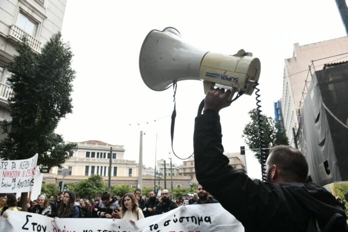 Κοινό κάλεσμα στην απεργία από έξι οργανώσεις της αριστεράς
