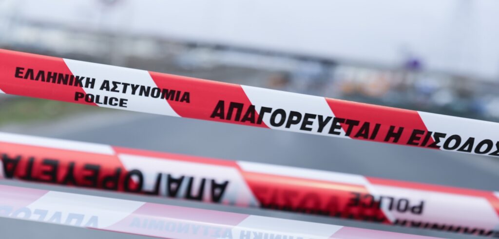 Καθίζηση οδοστρώματος στη Βουλιαγμένη λόγω θραύσης αγωγού της ΕΥΔΑΠ