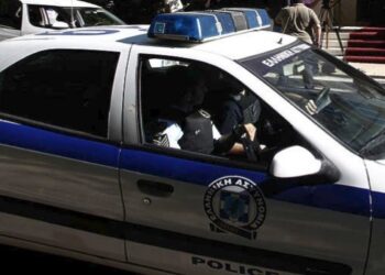 Συνελήφθη 29χρονη για έκθεση ανηλίκων – Άφησε τα τρία παιδιά της μόνα στο σπίτι