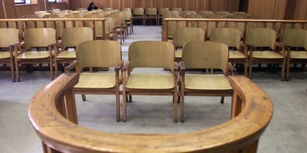 Διακόπηκε για τις 22 Οκτωβρίου η δίκη για τις υποκλοπές