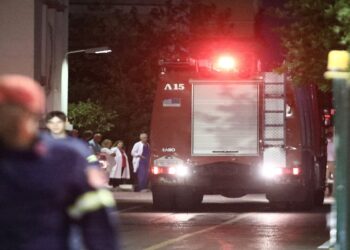 Φωτιά σε διαμέρισμα στην Ακαδημία Πλάτωνος – Συναγερμός στην πυροσβεστική