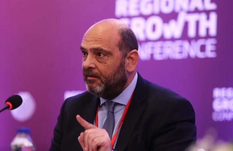 Το δράμα του  Φωτήλα στην Δράμα:  Απίστευτος διάλογος και αποδοκιμασίες