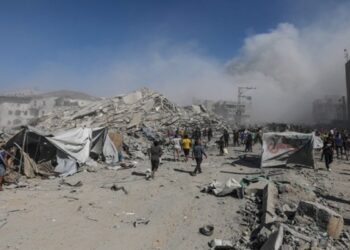 «Η Γάζα καίγεται» λέει Υπουργός Άμυνας του Ισραήλ – Ξεκίνησε η χερσαία επιχείρηση για την κατάληψη της πόλης